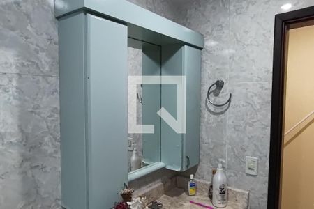 Banheiro da Suíte 1 de casa de condomínio para alugar com 5 quartos, 722m² em Taquara, Rio de Janeiro