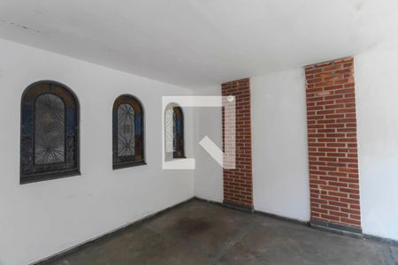 Garagem de casa à venda com 2 quartos, 110m² em Jardim Piqueroby, São Paulo