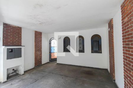 Garagem de casa à venda com 2 quartos, 110m² em Jardim Piqueroby, São Paulo
