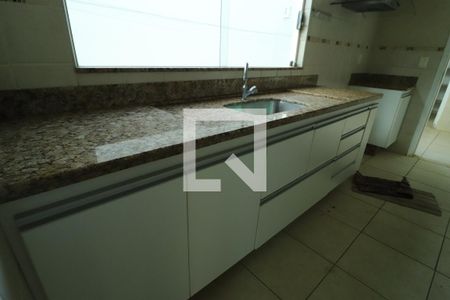 Cozinha de casa para alugar com 5 quartos, 237m² em Jardim Karaíba, Uberlândia
