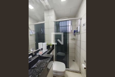 Banheiro de apartamento à venda com 2 quartos, 45m² em Chacaras Reunidas Santa Terezinha, Contagem