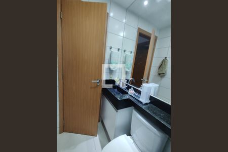Banheiro de apartamento à venda com 2 quartos, 45m² em Chacaras Reunidas Santa Terezinha, Contagem