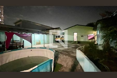 Quintal de casa à venda com 3 quartos, 417m² em Vila Osasco, Osasco