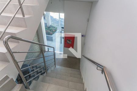 Hall de Entrada de apartamento à venda com 1 quarto, 48m² em São Pedro, Belo Horizonte
