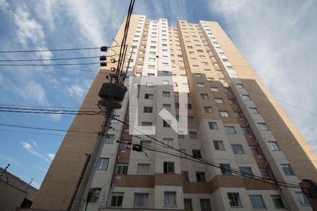 Fachada de apartamento para alugar com 2 quartos, 35m² em Parque Vitoria, São Paulo