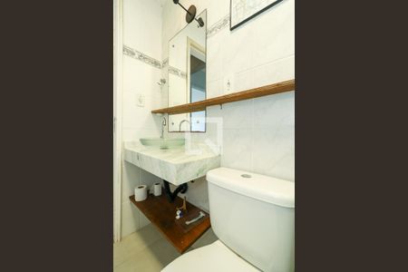 Banheiro de apartamento à venda com 2 quartos, 68m² em Mont’serrat, Porto Alegre