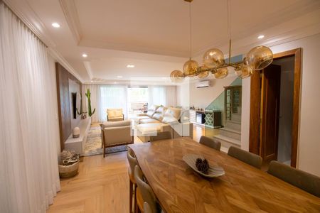 Sala de casa de condomínio à venda com 4 quartos, 356m² em Recreio dos Bandeirantes, Rio de Janeiro