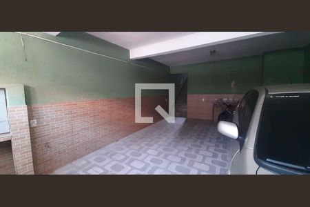 Garagem de casa à venda com 3 quartos, 200m² em Santa Maria, Osasco