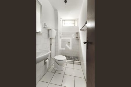 Banheiro de apartamento à venda com 2 quartos, 60m² em Centro, São Leopoldo