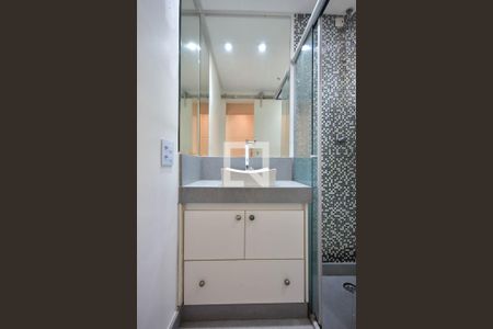 Banheiro de apartamento para alugar com 2 quartos, 54m² em Jardim Ampliacao, São Paulo
