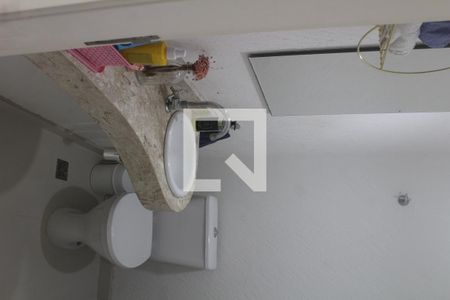 Lavabo de casa de condomínio à venda com 3 quartos, 200m² em Vila Bertioga, São Paulo