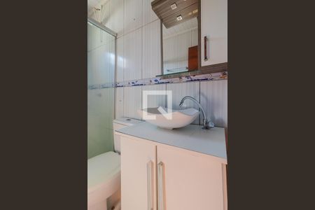 Banheiro de casa de condomínio para alugar com 1 quarto, 32m² em Vila Nova, Porto Alegre