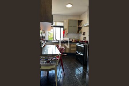 Cozinha de apartamento à venda com 4 quartos, 160m² em Palmares, Belo Horizonte