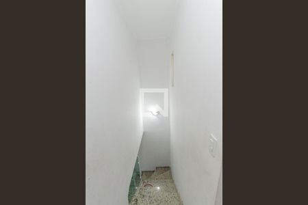 Escada de casa à venda com 3 quartos, 107m² em Vila Medeiros, São Paulo