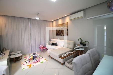 Sala de casa à venda com 4 quartos, 225m² em Vila Kosmos, Rio de Janeiro