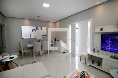 Sala de casa à venda com 4 quartos, 225m² em Vila Kosmos, Rio de Janeiro