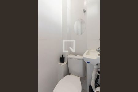 Banheiro de serviço de apartamento à venda com 3 quartos, 200m² em Tijuca, Rio de Janeiro