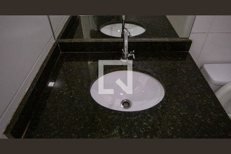 Banheiro de apartamento à venda com 2 quartos, 51m² em Centro, Diadema