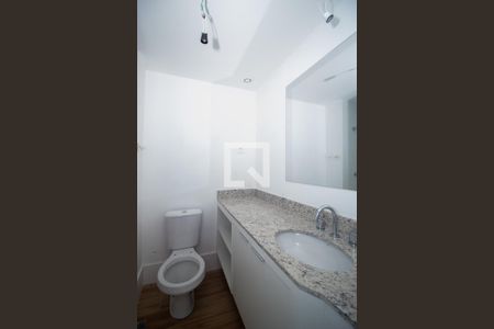 Banheiro de kitnet/studio para alugar com 1 quarto, 27m² em Partenon, Porto Alegre