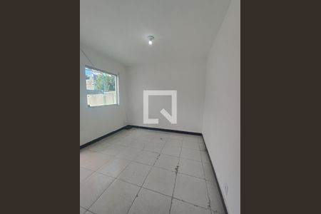 Sala de casa para alugar com 3 quartos, 75m² em Tres Barras, Contagem
