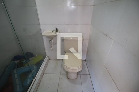Banheiro de serviço de casa à venda com 3 quartos, 130m² em Irajá, Rio de Janeiro