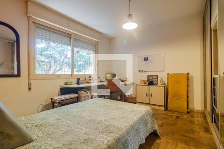 Quarto 2 de casa para alugar com 3 quartos, 300m² em Cristal, Porto Alegre