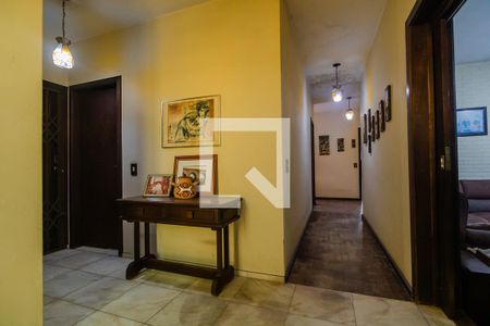 Hall de entrada de casa para alugar com 3 quartos, 300m² em Cristal, Porto Alegre