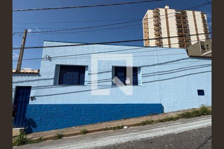 Fachada de casa à venda com 3 quartos, 135m² em Centro, Jundiaí
