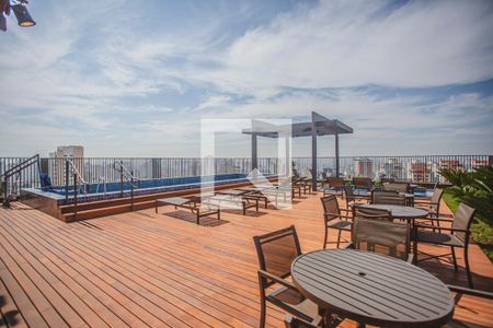 Studio à venda com 25m², 1 quarto e sem vagaÁrea comum - Piscina