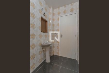 Banheiro de apartamento à venda com 2 quartos, 75m² em Navegantes, Porto Alegre
