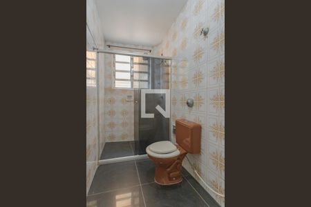 Banheiro de apartamento à venda com 2 quartos, 75m² em Navegantes, Porto Alegre