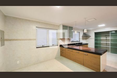 Casa de condomínio à venda com 400m², 4 quartos e 6 vagas Casa de condomínio à venda com 400m², 4 quartos e 6 vagasCozinha