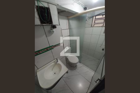 Banheiro de casa para alugar com 1 quarto, 51m² em Vila Cascatinha, São Vicente