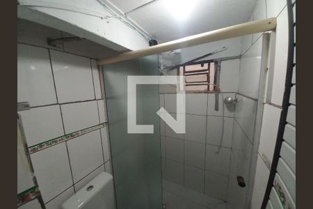 Banheiro de casa para alugar com 1 quarto, 51m² em Vila Cascatinha, São Vicente