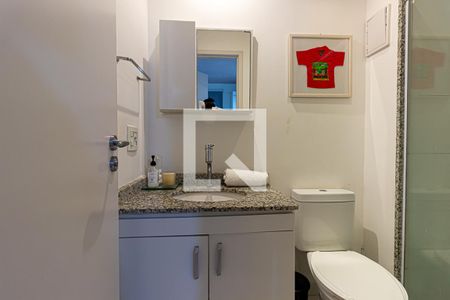Banheiro da Suíte de apartamento para alugar com 1 quarto, 43m² em Campo Belo, São Paulo