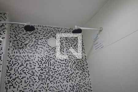 Banheiro de serviço de apartamento para alugar com 3 quartos, 60m² em Madureira, Rio de Janeiro