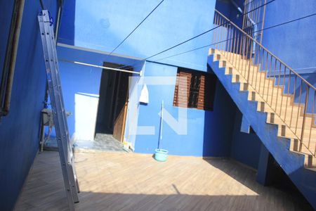 Quintal com área de serviço de casa à venda com 4 quartos, 230m² em Jardim Santa Mena, Guarulhos