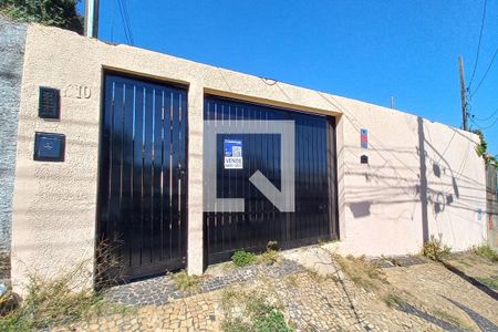 Fachada de casa à venda com 4 quartos, 210m² em Jardim Paranapanema, Campinas