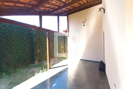 Garagem de casa à venda com 4 quartos, 210m² em Jardim Paranapanema, Campinas