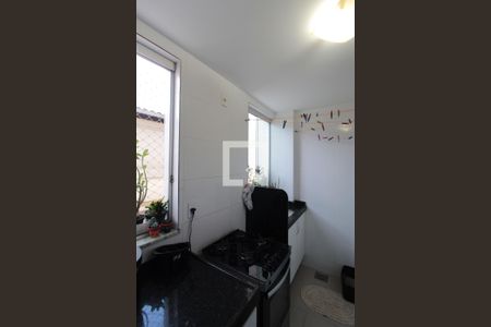 Cozinha e Área de Serviço de apartamento à venda com 2 quartos, 50m² em São João Batista (venda Nova), Belo Horizonte