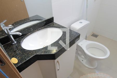 Banheiro Social de apartamento à venda com 2 quartos, 50m² em São João Batista (venda Nova), Belo Horizonte