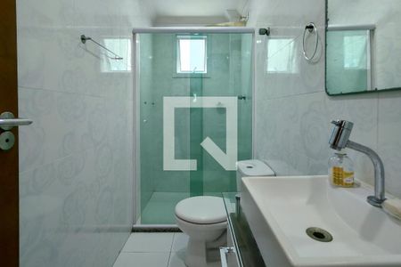 Banheiro da Suíte 1 de apartamento para alugar com 3 quartos, 163m² em Vila Tupi, Praia Grande