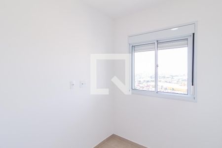 Quarto 1 de apartamento para alugar com 2 quartos, 39m² em Jardim Copiuva, Carapicuíba