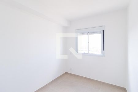 Quarto 2 de apartamento para alugar com 2 quartos, 39m² em Jardim Copiuva, Carapicuíba