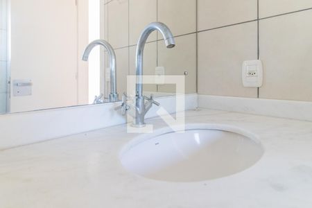 Banheiro da Suíte de apartamento à venda com 3 quartos, 150m² em Cristal, Porto Alegre
