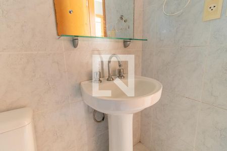 Banheiro Social de apartamento à venda com 3 quartos, 73m² em Cavalhada, Porto Alegre