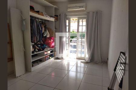 Casa à venda com 5 quartos, 180m² em Itaipu, Niterói