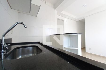 Cozinha de apartamento à venda com 2 quartos, 47m² em Vila Carminha, Campinas
