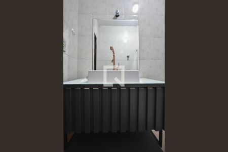Banheiro de casa para alugar com 1 quarto, 120m² em Jardim Casa Branca, Embu das Artes