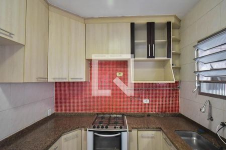 Cozinha de casa para alugar com 1 quarto, 120m² em Jardim Casa Branca, Embu das Artes